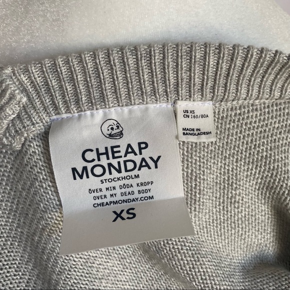 Light Gary Open Back Sweater - Picture 6 of 6